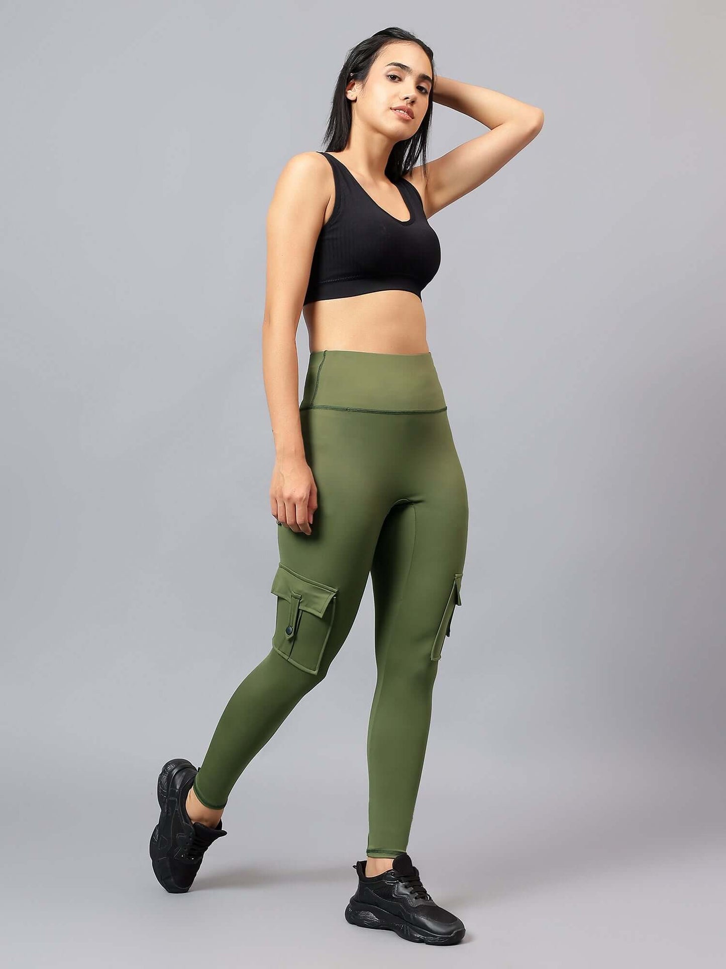 High Waist Out pocket yoga cargo jogger with scrunch