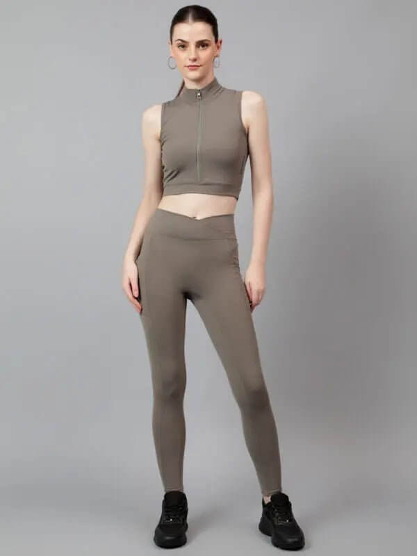 Fitness and yoga wear zipper crop tops - #shop_naFitness and yoga wear zipper crop topsme#